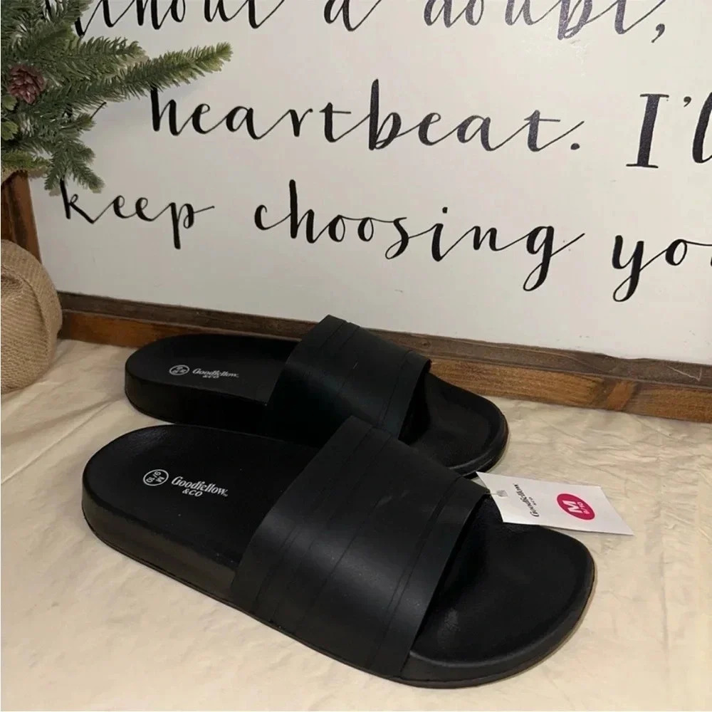 NWT Goodfellow Men’s Athletic Slides - Picture 2 of 3